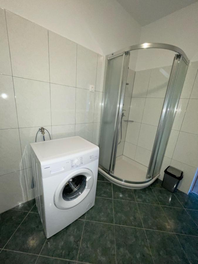 Apartman Varea Ližnjan Zewnętrze zdjęcie