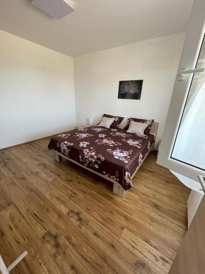 Apartman Varea Ližnjan Zewnętrze zdjęcie