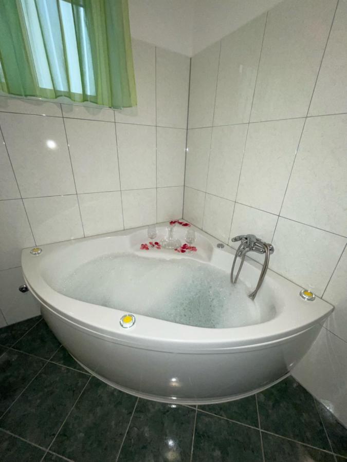 Apartman Varea Ližnjan Zewnętrze zdjęcie